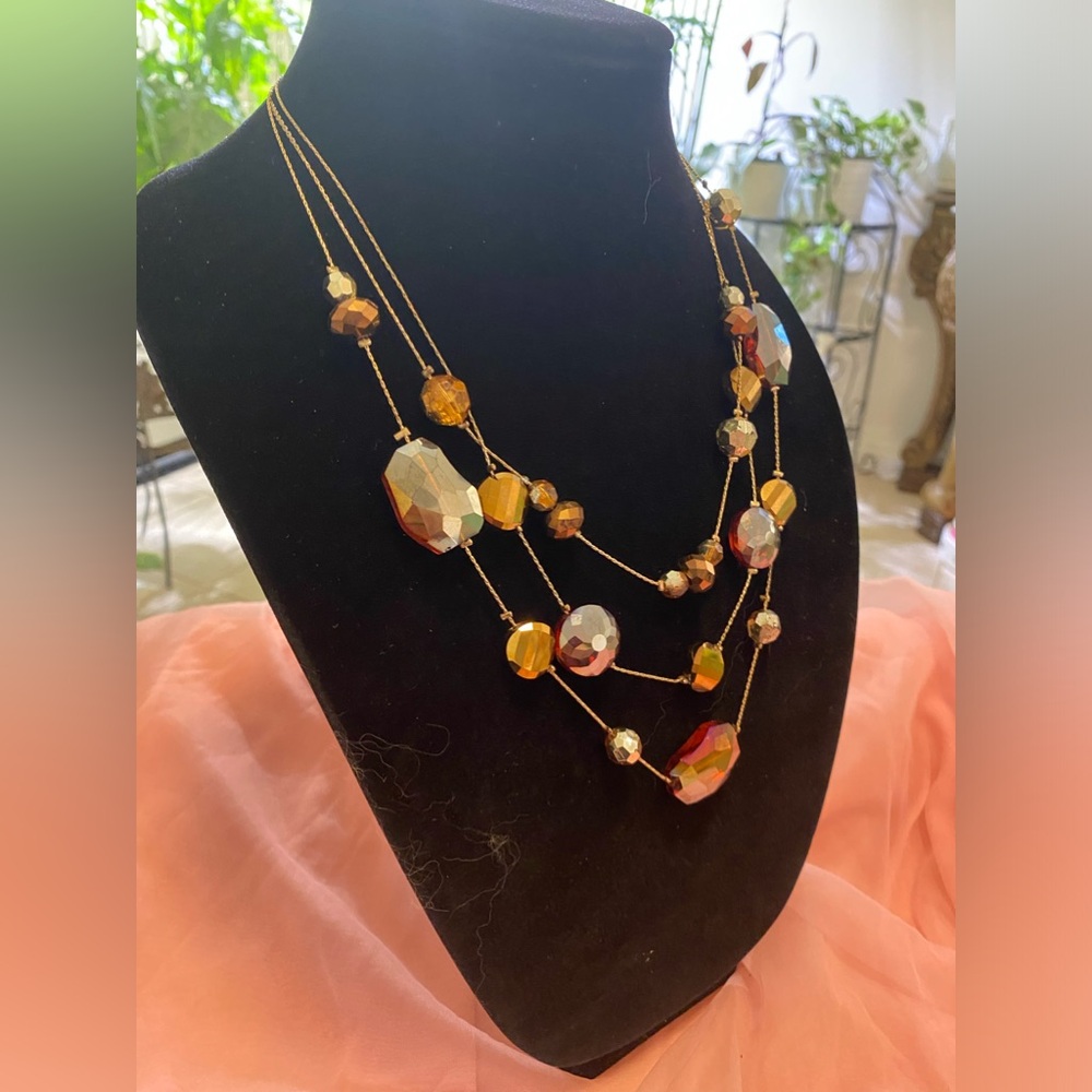 AMBER FACETED 3 STRANDED NECKLACE - Picture 3 of 3